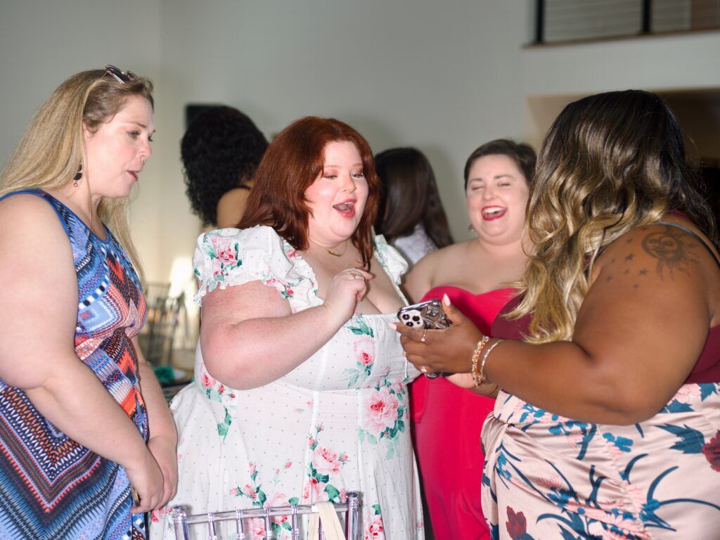 Das kurvige Pop-up im Plus-Size-Modemarkt in LA, Kalifornien